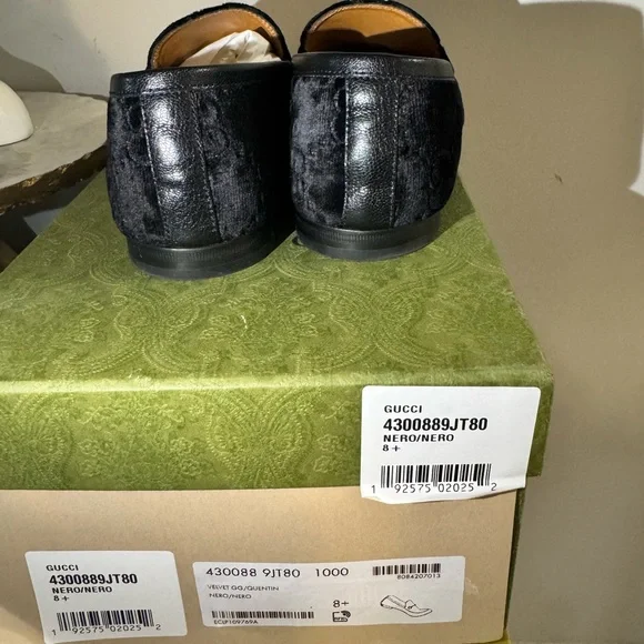 Authentic Gucci Black Velvet Loafers with Gold Accents - Picture 4 of 8